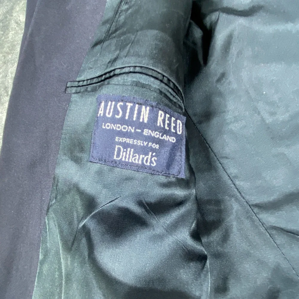 Vintage Austin Reed Blazer 42L Navy Jacket Wool Old Money Sport Coat Gold Button